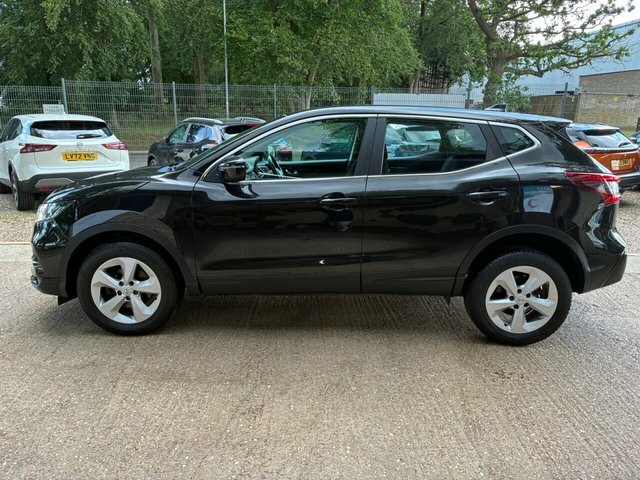 Nissan Qashqai 1.5 Dci Acenta Premium Suv Dct Eur BN20UYT Black #3
