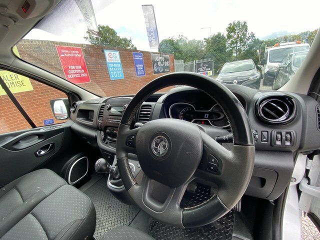 Vauxhall Vivaro Cdti 2700 Biturbo Ecotec DW19LNY White #6