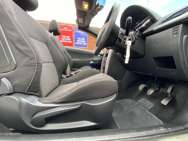 Peugeot 207 CC 1.6 Vti Active Red #25