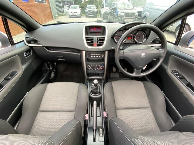 Peugeot 207 CC 1.6 Vti Active Red #9