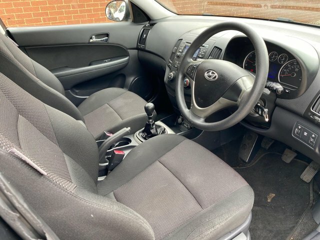 Hyundai I30 1.4 Comfort Black #32