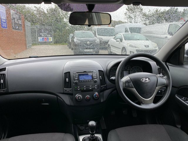 Hyundai I30 1.4 Comfort Black #10