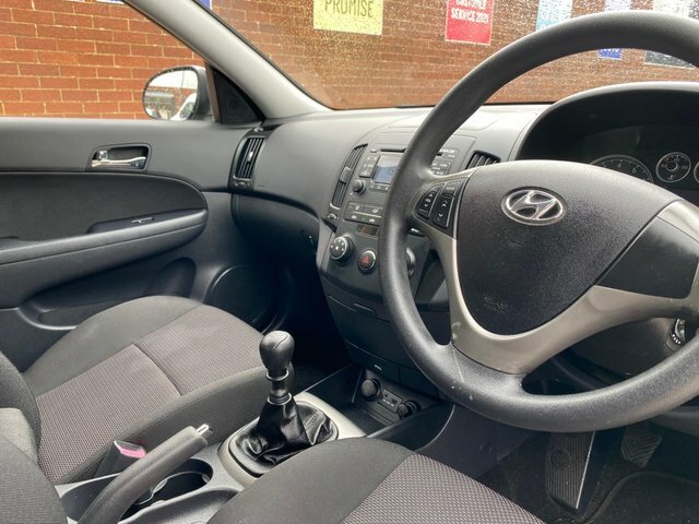 Hyundai I30 1.4 Comfort Black #7