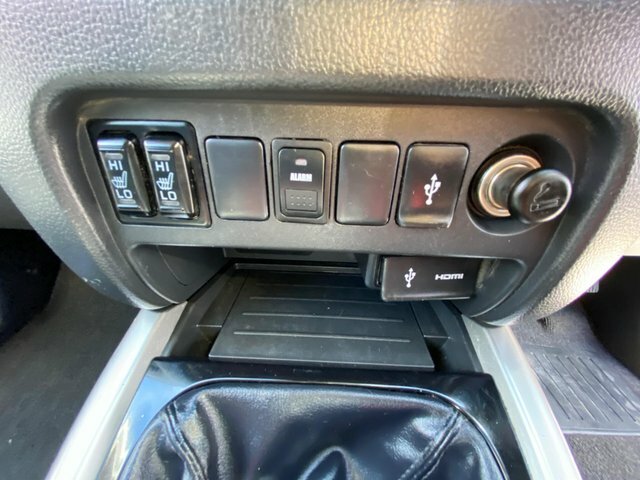 Mitsubishi L200 2.4 Di-d 4Wd Barbarian Dcb 178 Bhp Blue #38