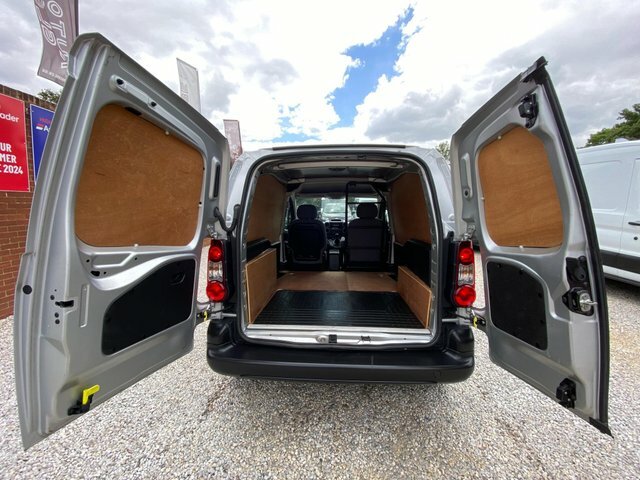 Peugeot Partner Mpv White #10