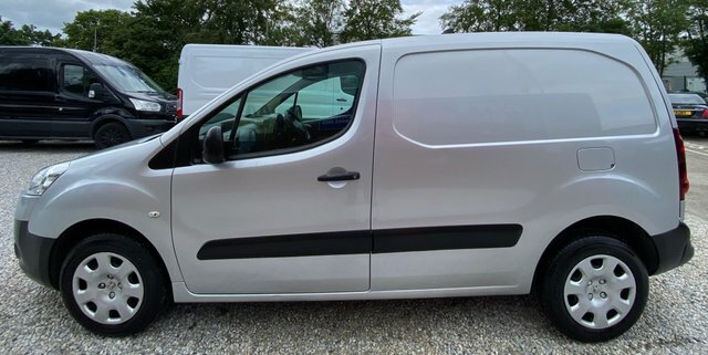 Peugeot Partner Mpv White #25
