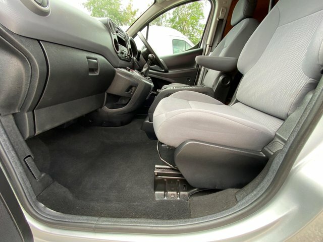 Peugeot Partner Mpv White #28