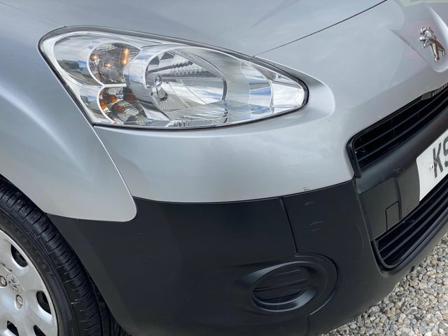 Peugeot Partner Mpv White #32