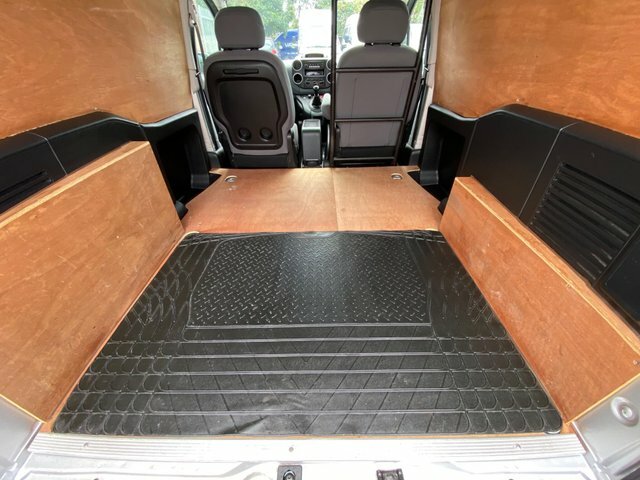 Peugeot Partner Mpv White #35