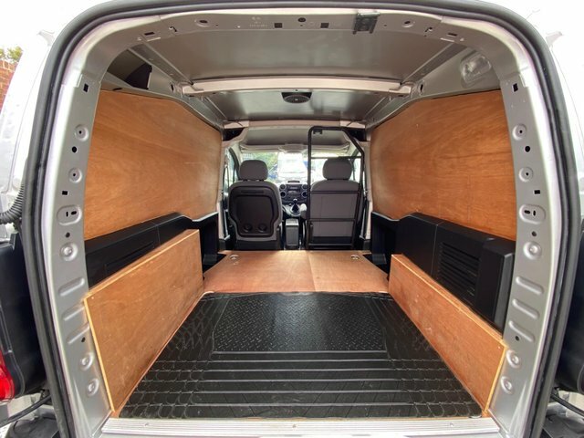 Peugeot Partner Mpv White #12