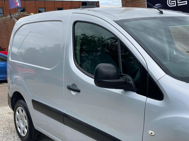 Peugeot Partner Mpv White #29