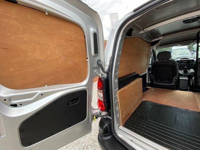 Peugeot Partner Mpv White #21