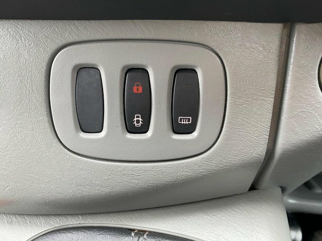 Nissan Primastar 2.0 Dci 3000 White #33