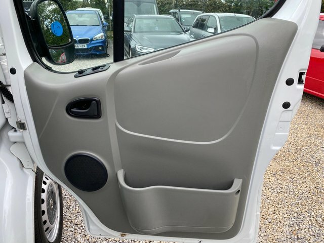 Nissan Primastar 2.0 Dci 3000 White #27