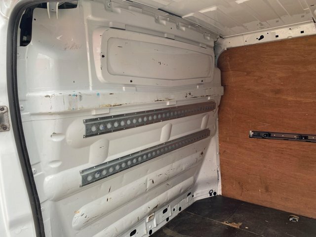 Nissan Primastar 2.0 Dci 3000 White #40