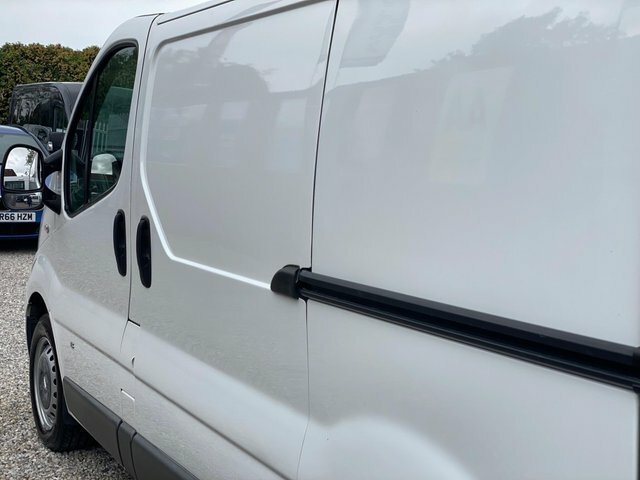 Nissan Primastar 2.0 Dci 3000 White #24