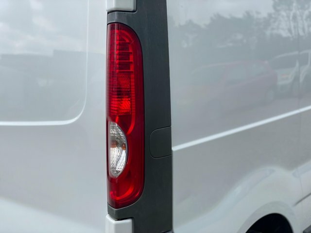 Nissan Primastar 2.0 Dci 3000 White #25