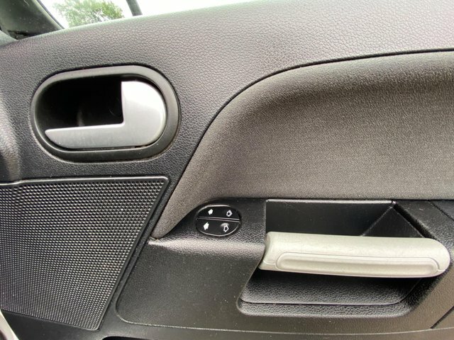 Ford Fusion Zetec Silver #27
