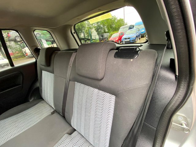 Ford Fusion Zetec Silver #15