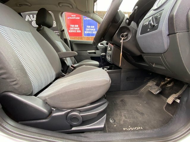 Ford Fusion Zetec Silver #41