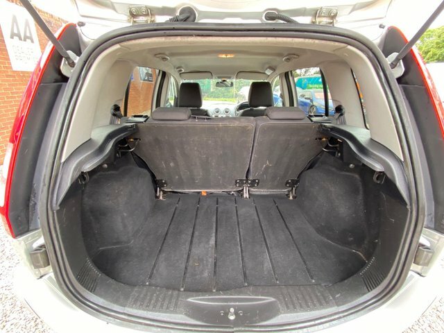 Ford Fusion Zetec Silver #23