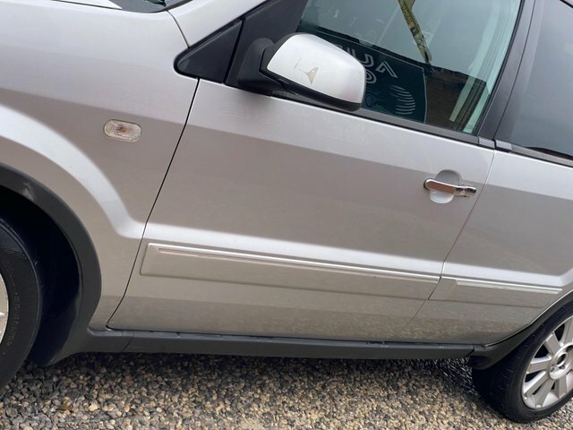 Ford Fusion Zetec Silver #47
