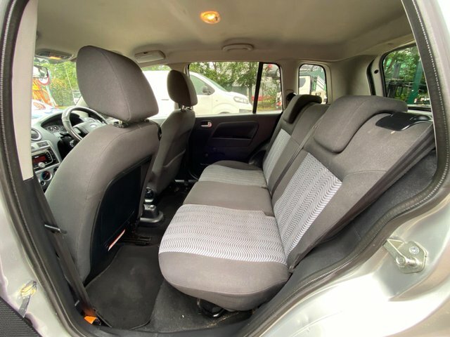 Ford Fusion Zetec Silver #20
