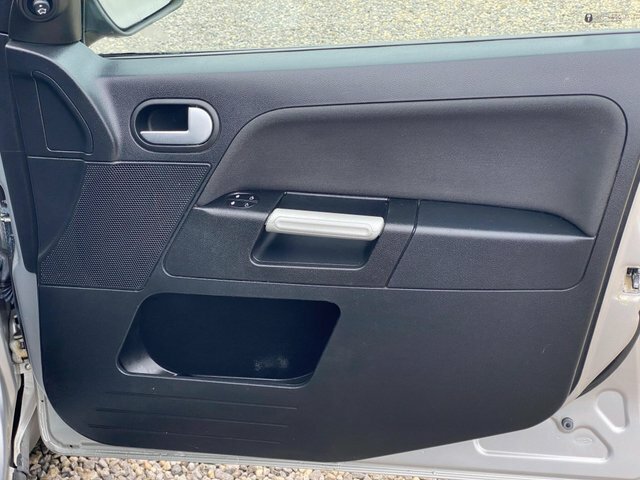 Ford Fusion Zetec Silver #39