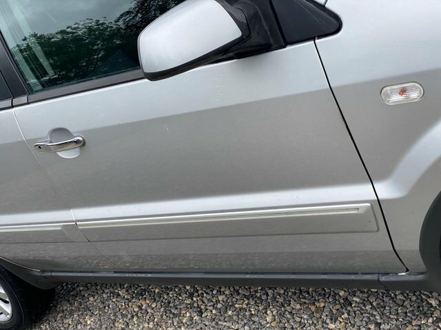 Ford Fusion Zetec Silver #44