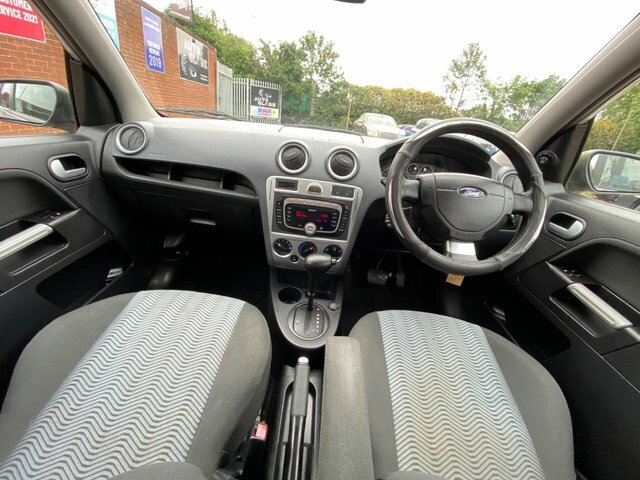 Ford Fusion Zetec Silver #9