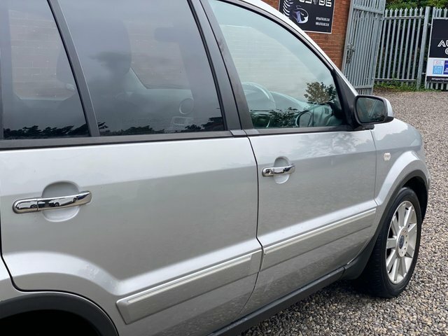 Ford Fusion Zetec Silver #49