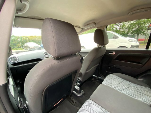 Ford Fusion Zetec Silver #17