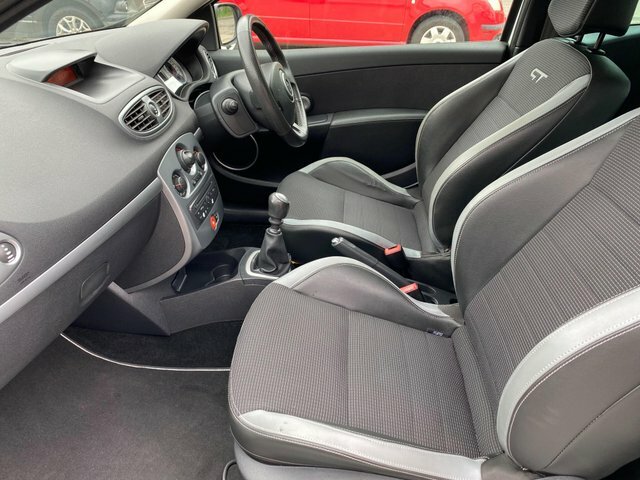 Renault Clio 1.2 16V Extreme Hatchback 139 G Red #8