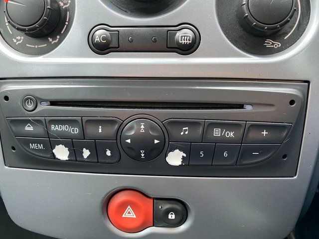 Renault Clio 1.2 16V Extreme Hatchback 139 G Red #33