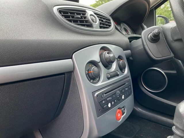 Renault Clio 1.2 16V Extreme Hatchback 139 G Red #39