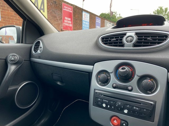 Renault Clio 1.2 16V Extreme Hatchback 139 G Red #34