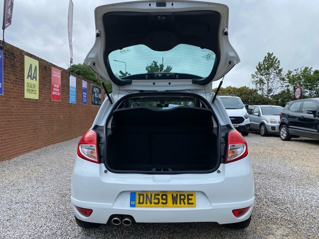 Renault Clio 1.2 16V Extreme Hatchback 139 G Red #9