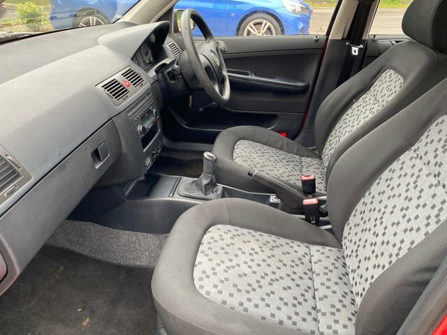 Skoda Fabia 1.2 Htp 12V Ambiente Red #39