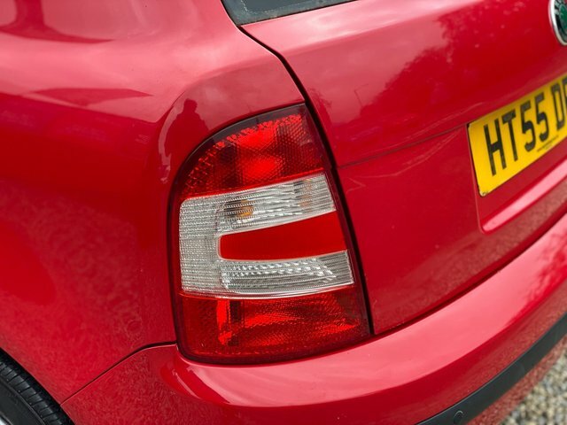 Skoda Fabia 1.2 Htp 12V Ambiente Red #22