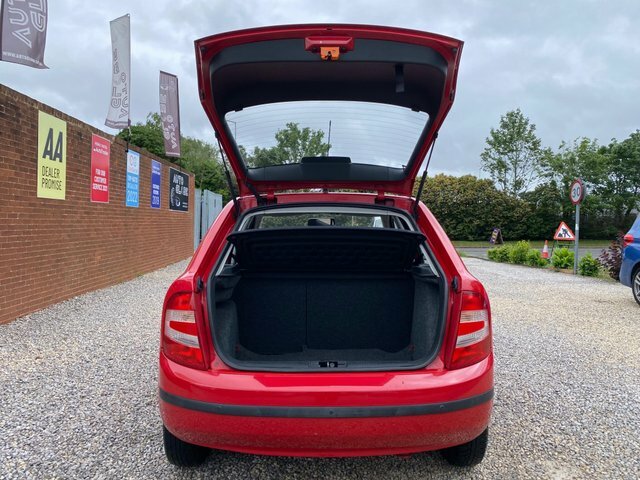 Skoda Fabia 1.2 Htp 12V Ambiente Red #13