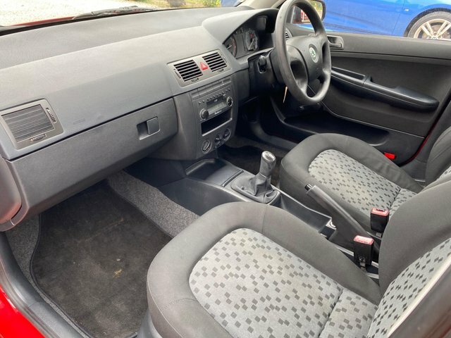 Skoda Fabia 1.2 Htp 12V Ambiente Red #9