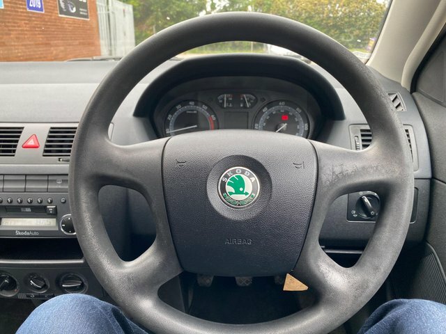 Skoda Fabia 1.2 Htp 12V Ambiente Red #36