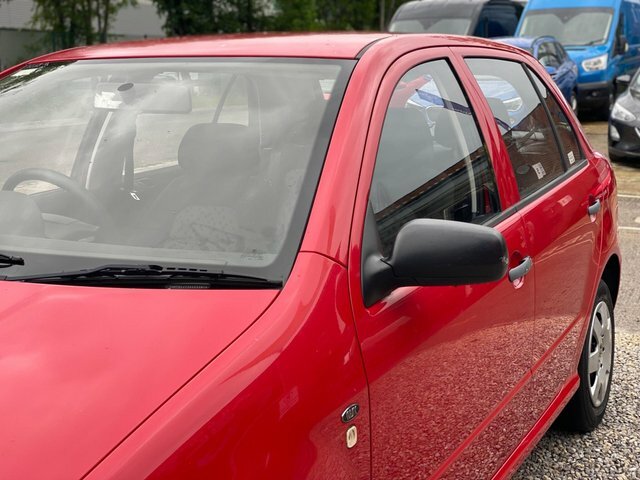 Skoda Fabia 1.2 Htp 12V Ambiente Red #21