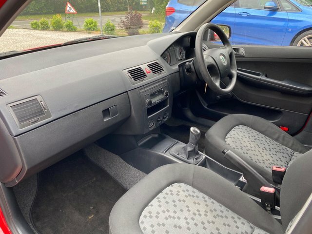 Skoda Fabia 1.2 Htp 12V Ambiente Red #38