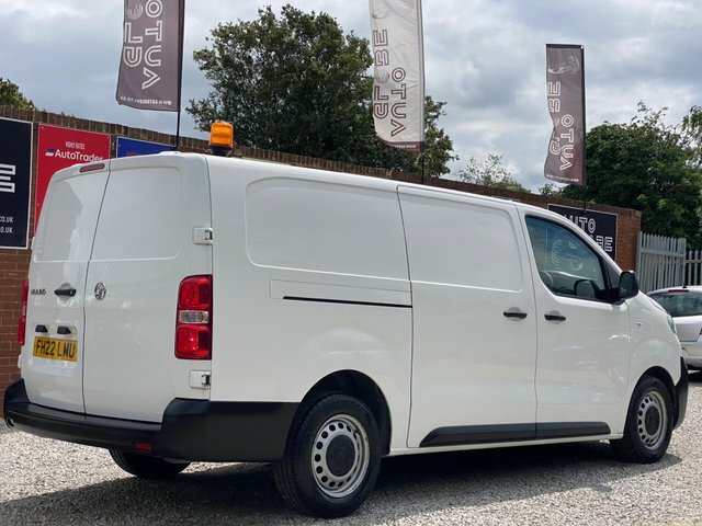 Vauxhall Vivaro Turbo D 3100 Dynamic FH22LMU White #3