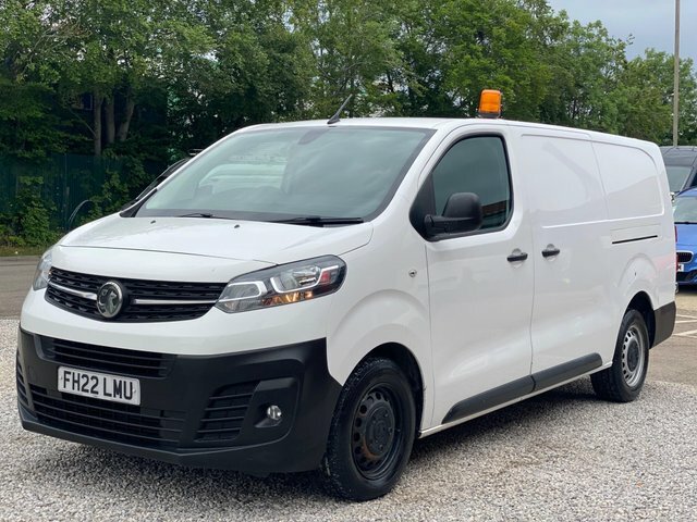 Vauxhall Vivaro Turbo D 3100 Dynamic FH22LMU White #3