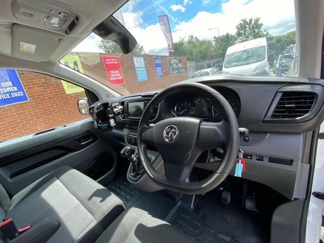 Vauxhall Vivaro Turbo D 3100 Dynamic FH22LMU White #6