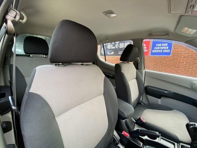 Mitsubishi L200 Pickup White #7