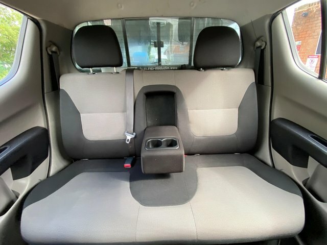 Mitsubishi L200 Pickup White #12