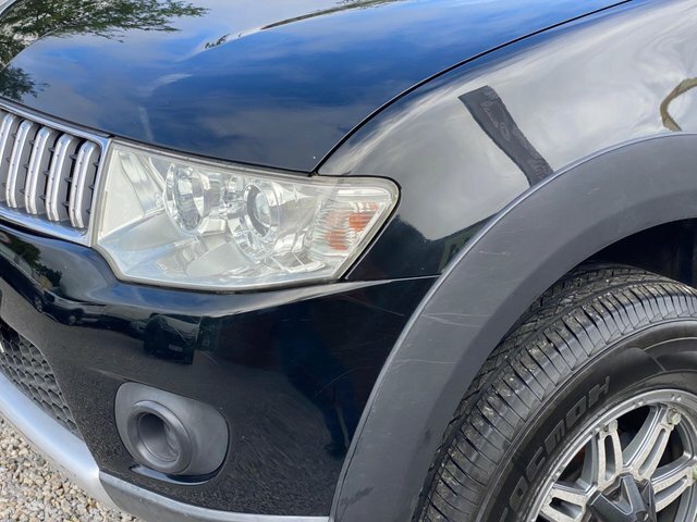 Mitsubishi L200 Pickup White #43